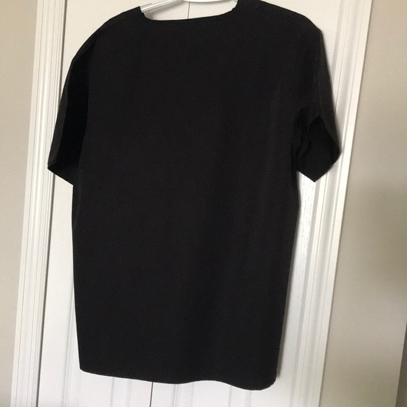 Med Gear  scrub top. - Picture 2 of 3